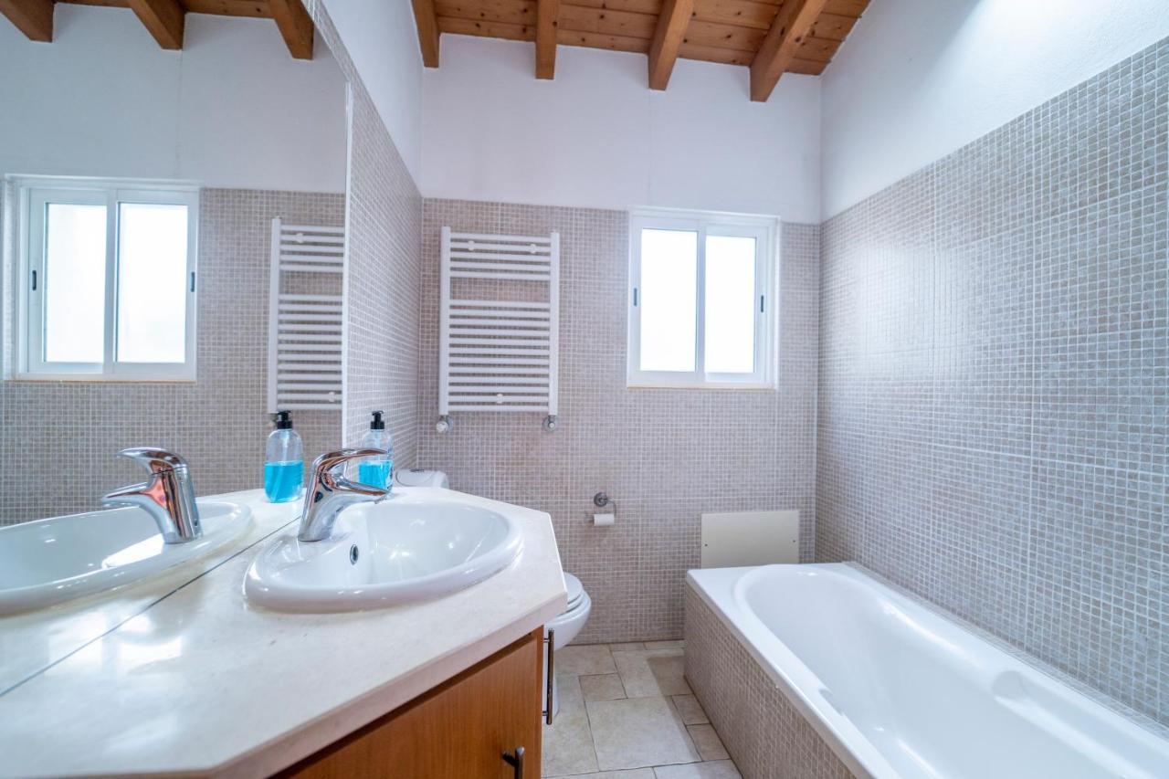 Casa Garrod - Spacious Family Villa Aljezur Exterior photo